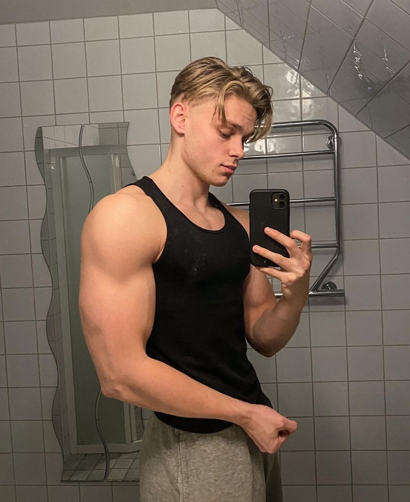 Profil de Faust, 23 ans, Sex à Drake